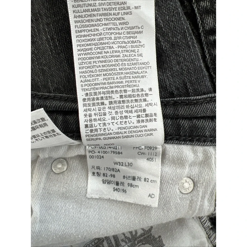 Mens levi strauss  Black 514 size 32x 30 zip fly straight leg 5 pocket cotton
